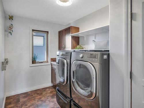 104 Linksview Drive, Spruce Grove, AB - Indoor Photo Showing Laundry Room