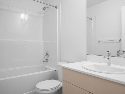 22 525 Secord Boulevard, Edmonton, AB - Indoor Photo Showing Bathroom