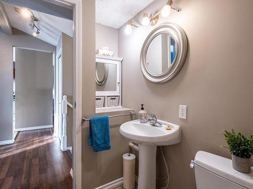 14167 26 Street, Edmonton, AB - Indoor Photo Showing Bathroom