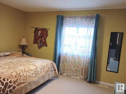 61 Cavan Crescent, Sherwood Park, AB - Indoor Photo Showing Bedroom