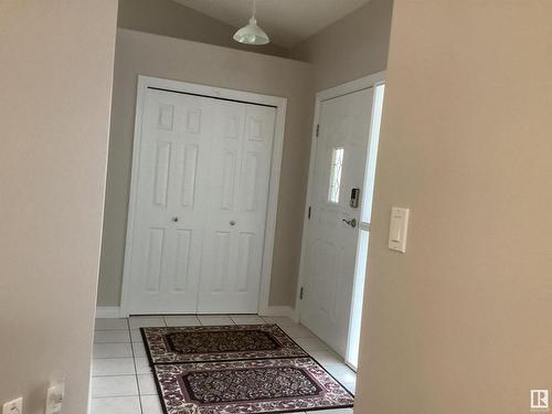 51 929 Picard Drive, Edmonton, AB - Indoor Photo Showing Kitchen