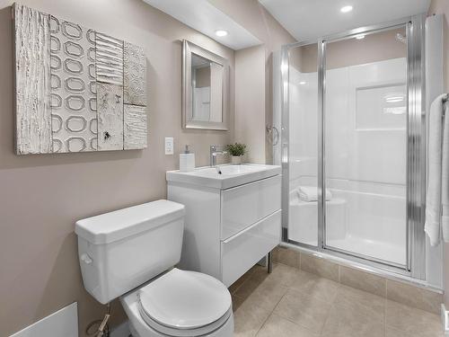 9803 145 Street, Edmonton, AB - Indoor Photo Showing Bathroom