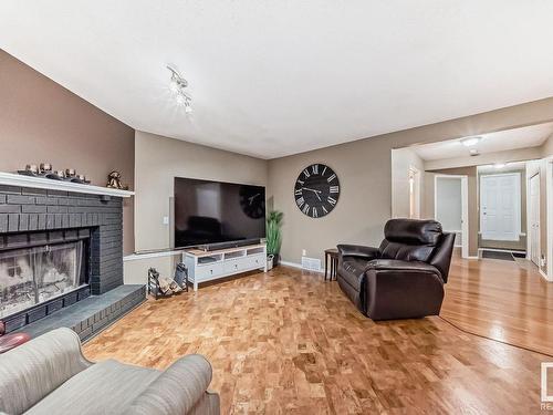 11 Parkview Ba, Fort Saskatchewan, AB 