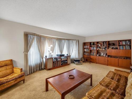 2011 89 St Nw, Edmonton, AB 