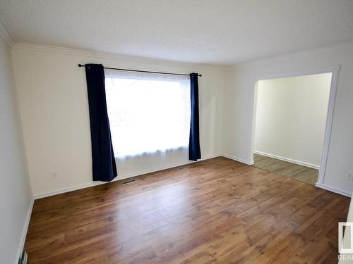 8311 29 Avenue, Edmonton, AB - Indoor Photo Showing Other Room