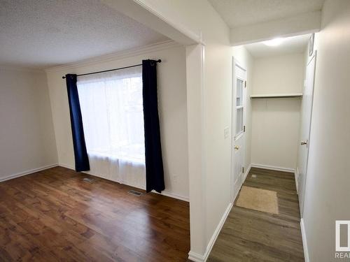 8311 29 Avenue, Edmonton, AB - Indoor Photo Showing Other Room