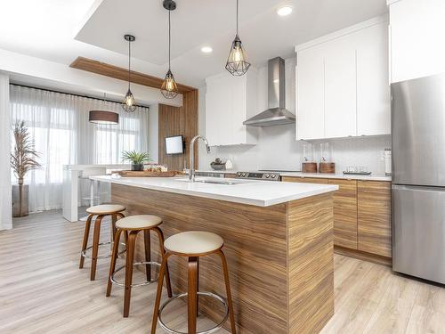 4036 208 Street, Edmonton, AB - Indoor Photo Showing Kitchen With Upgraded Kitchen