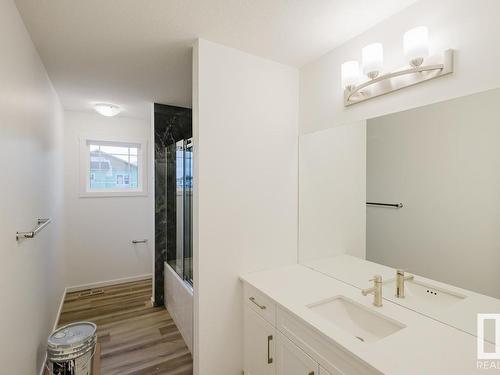 20804 20 Avenue, Edmonton, AB - Indoor Photo Showing Bathroom