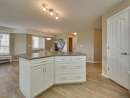 312 9008 99 Avenue, Edmonton, AB - Indoor