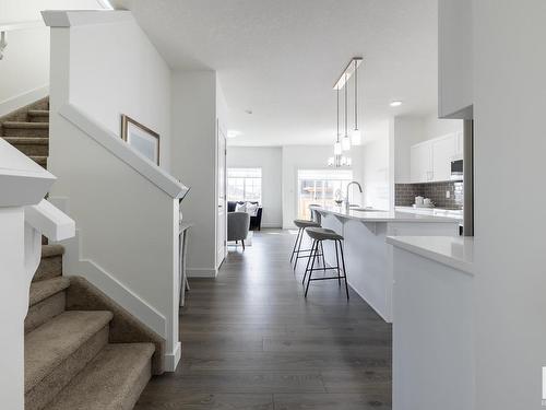 5240 Kinney Place, Edmonton, AB - Indoor