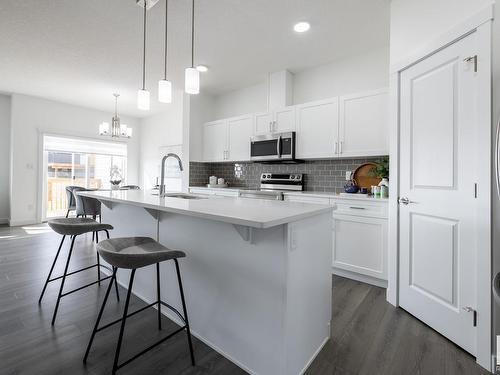 5240 Kinney Place, Edmonton, AB - Indoor Photo Showing Kitchen With Upgraded Kitchen