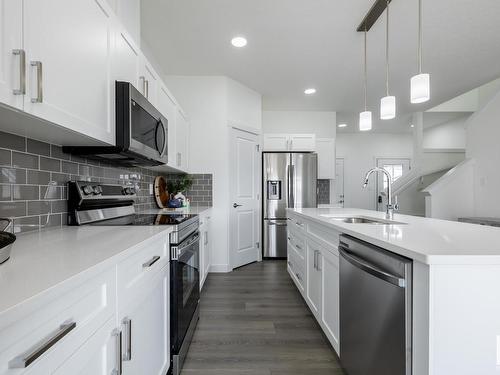 5240 Kinney Place, Edmonton, AB - Indoor Photo Showing Kitchen With Upgraded Kitchen