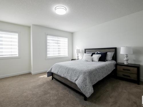 5240 Kinney Place, Edmonton, AB - Indoor Photo Showing Bedroom