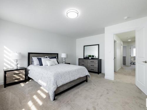 5240 Kinney Place, Edmonton, AB - Indoor Photo Showing Bedroom