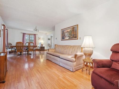 51252 Rge Road 210A, Rural Strathcona County, AB - Indoor Photo Showing Living Room