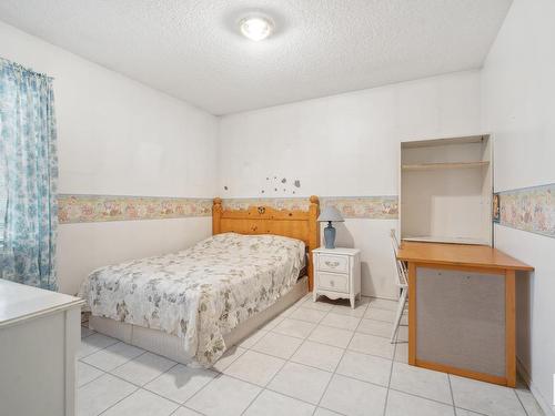 51252 Rge Road 210A, Rural Strathcona County, AB - Indoor Photo Showing Bedroom