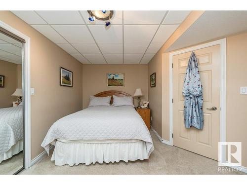 6 Woods Court, Leduc, AB - Indoor Photo Showing Bedroom