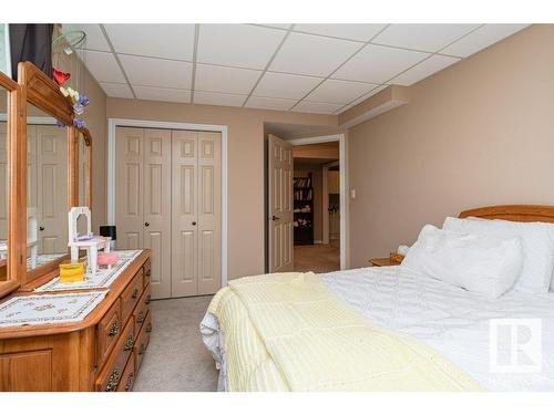 6 Woods Court, Leduc, AB - Indoor Photo Showing Bedroom