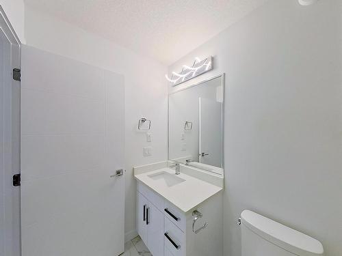 28 10 Salisbury Way, Sherwood Park, AB - Indoor Photo Showing Bathroom