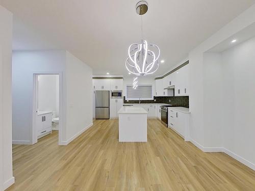 28 10 Salisbury Way, Sherwood Park, AB - Indoor Photo Showing Kitchen