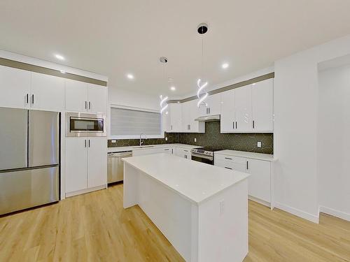 28 10 Salisbury Way, Sherwood Park, AB - Indoor Photo Showing Kitchen With Upgraded Kitchen