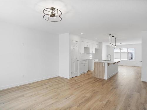 147 Jennifer Crescent, St. Albert, AB - Indoor Photo Showing Kitchen