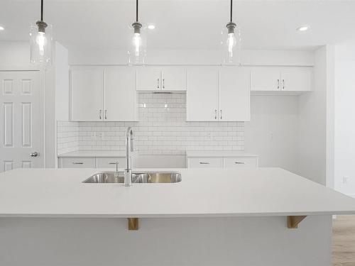 147 Jennifer Crescent, St. Albert, AB - Indoor Photo Showing Kitchen With Double Sink With Upgraded Kitchen