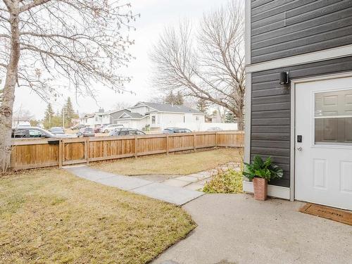 8313 29 Av Nw, Edmonton, AB 