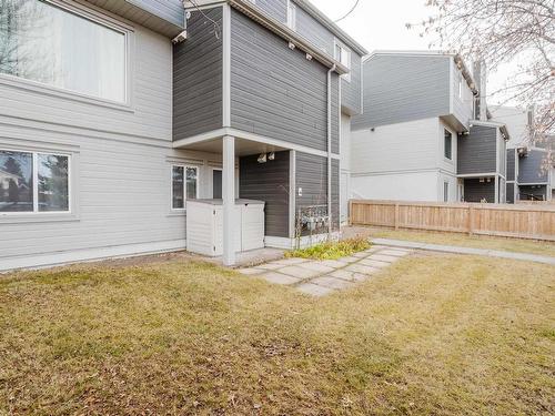 8313 29 Av Nw, Edmonton, AB 