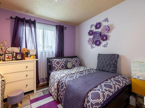 331 Garden Meadows Drive, Wetaskiwin, AB - Indoor Photo Showing Bedroom