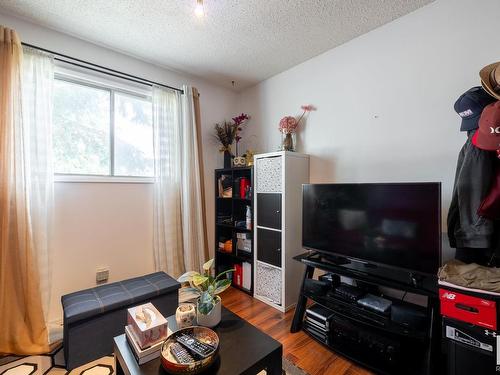 331 Garden Meadows Drive, Wetaskiwin, AB - Indoor Photo Showing Living Room