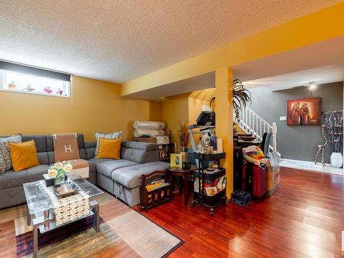 331 Garden Meadows Drive, Wetaskiwin, AB - Indoor Photo Showing Living Room