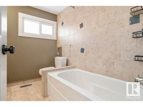 9407 74 Street, Edmonton, AB - Indoor Photo Showing Bathroom