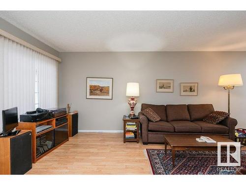 13 Century Villas Close, Fort Saskatchewan, AB - Indoor Photo Showing Living Room