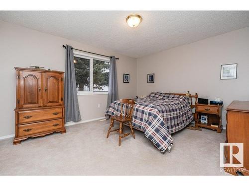 13 Century Villas Close, Fort Saskatchewan, AB - Indoor Photo Showing Bedroom