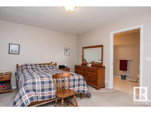 13 Century Villas Close, Fort Saskatchewan, AB - Indoor Photo Showing Bedroom