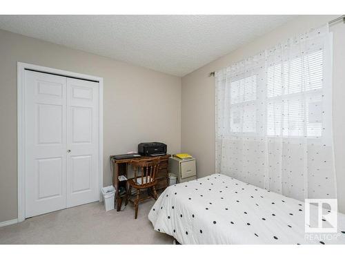 13 Century Villas Close, Fort Saskatchewan, AB - Indoor Photo Showing Bedroom