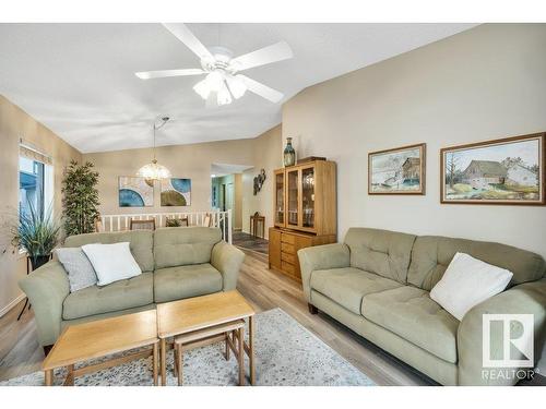 148 Oeming Road, Edmonton, AB - Indoor Photo Showing Living Room