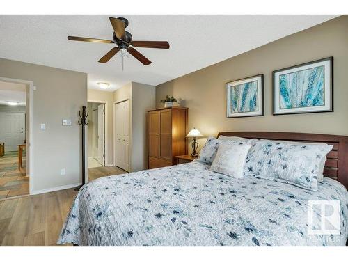 148 Oeming Road, Edmonton, AB - Indoor Photo Showing Bedroom