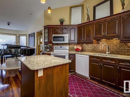 58 929 Picard Drive, Edmonton, AB - Indoor Photo Showing Kitchen