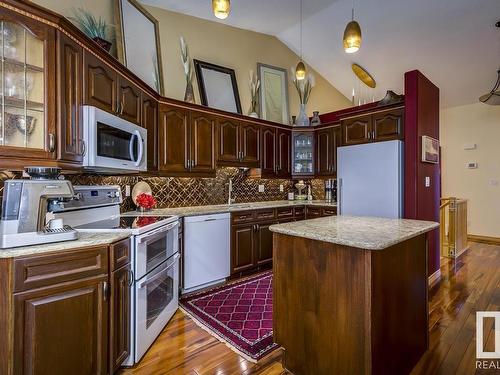 58 929 Picard Drive, Edmonton, AB - Indoor Photo Showing Kitchen