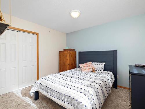 67 53302 Rge Road 261, Rural Parkland County, AB - Indoor Photo Showing Bedroom