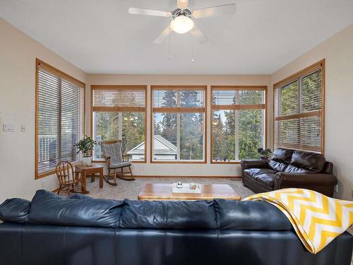 67 53302 Rge Road 261, Rural Parkland County, AB - Indoor Photo Showing Living Room