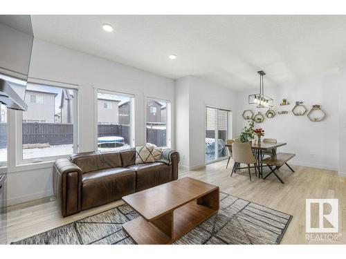 20714 99A Avenue, Edmonton, AB - Indoor Photo Showing Living Room