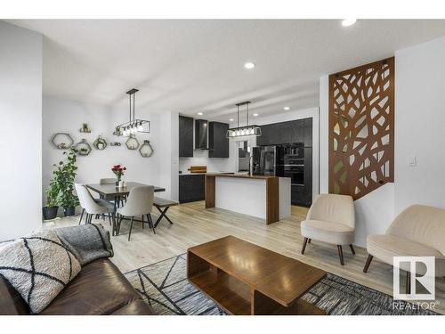 20714 99A Avenue, Edmonton, AB - Indoor Photo Showing Living Room