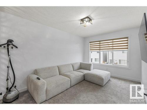 20714 99A Avenue, Edmonton, AB - Indoor Photo Showing Living Room