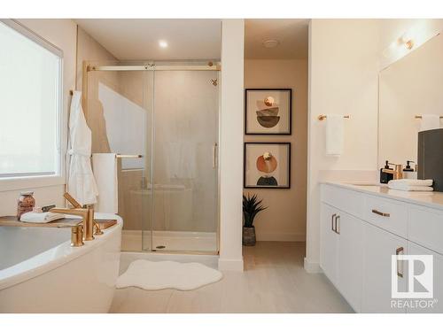 15844 25 Avenue, Edmonton, AB - Indoor Photo Showing Bathroom