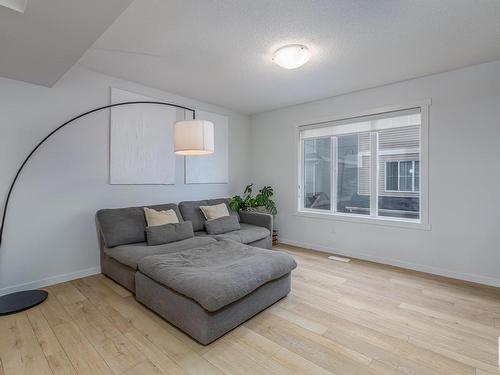 29 1110 Daniels Link, Edmonton, AB - Indoor Photo Showing Living Room