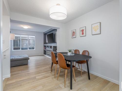 29 1110 Daniels Link, Edmonton, AB - Indoor Photo Showing Dining Room