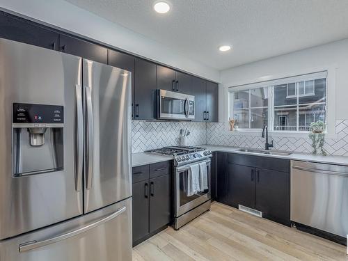 29 1110 Daniels Link, Edmonton, AB - Indoor Photo Showing Kitchen With Upgraded Kitchen